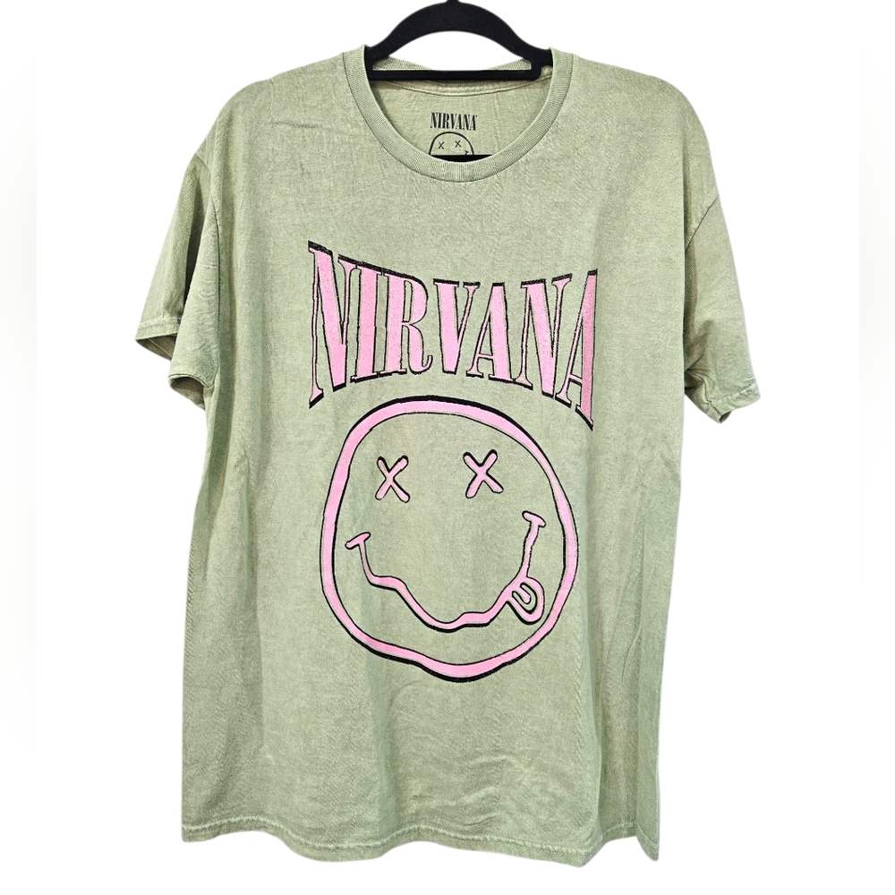 NWOT Nirvana Smiley Solo Tee Size M